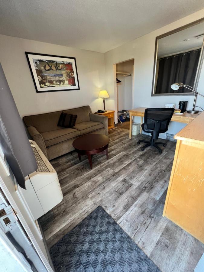 Thriftlodge Саскатун Экстерьер фото