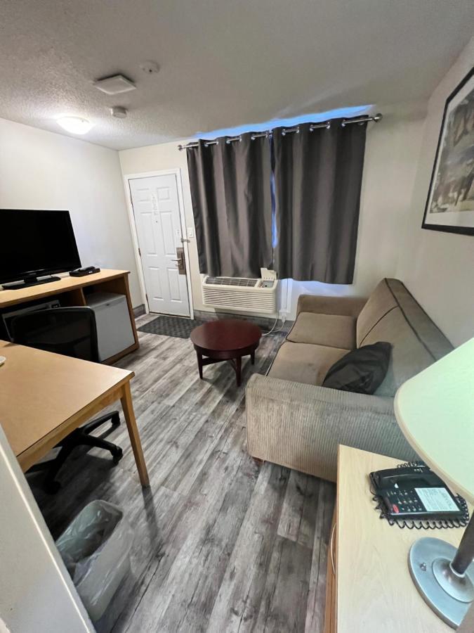 Thriftlodge Саскатун Экстерьер фото